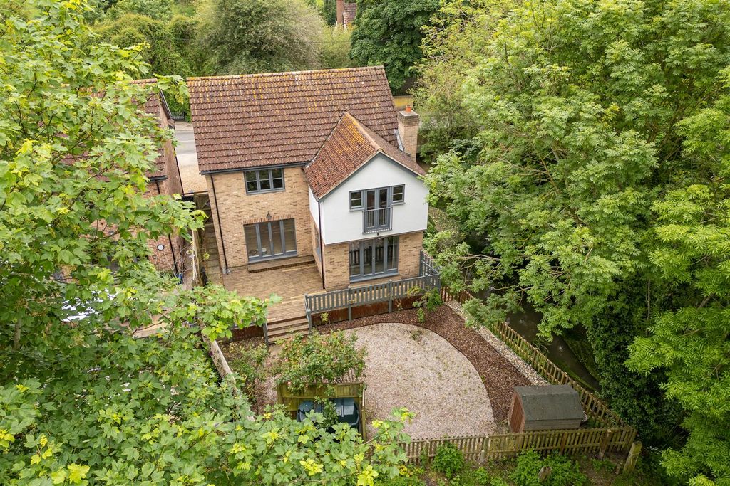 Property photo 2 of 21 Waterside, The High Street, Freckenham-6.Jpg