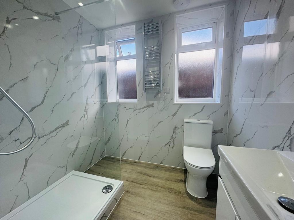 Property photo 3 of 3