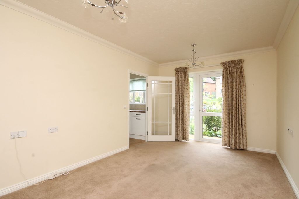 Property photo 3 of 8