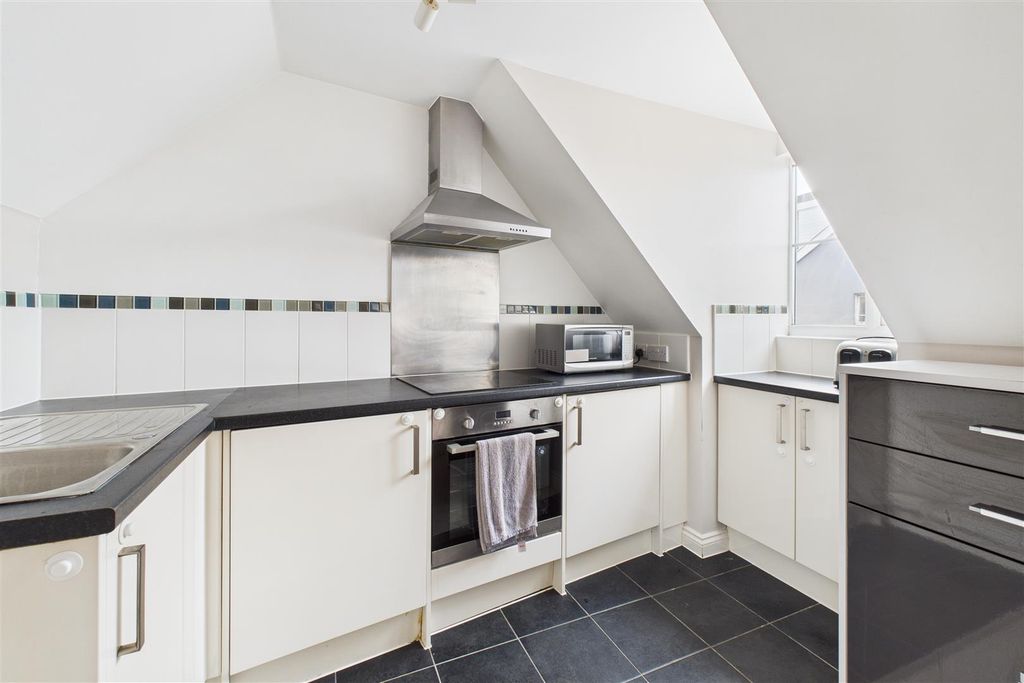 Property photo 3 of 7 Kitchen .Jpg