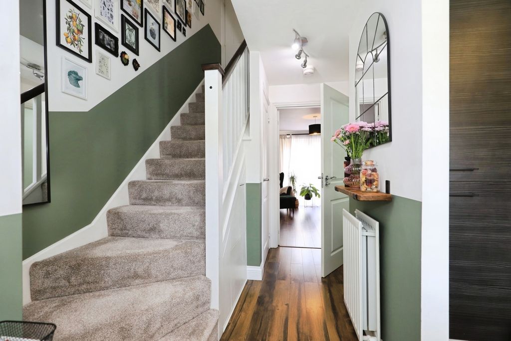 Property photo 3 of 21 Pbox-Img.Jpg