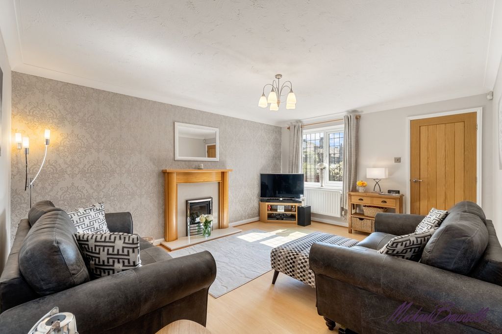 Property photo 2 of 24