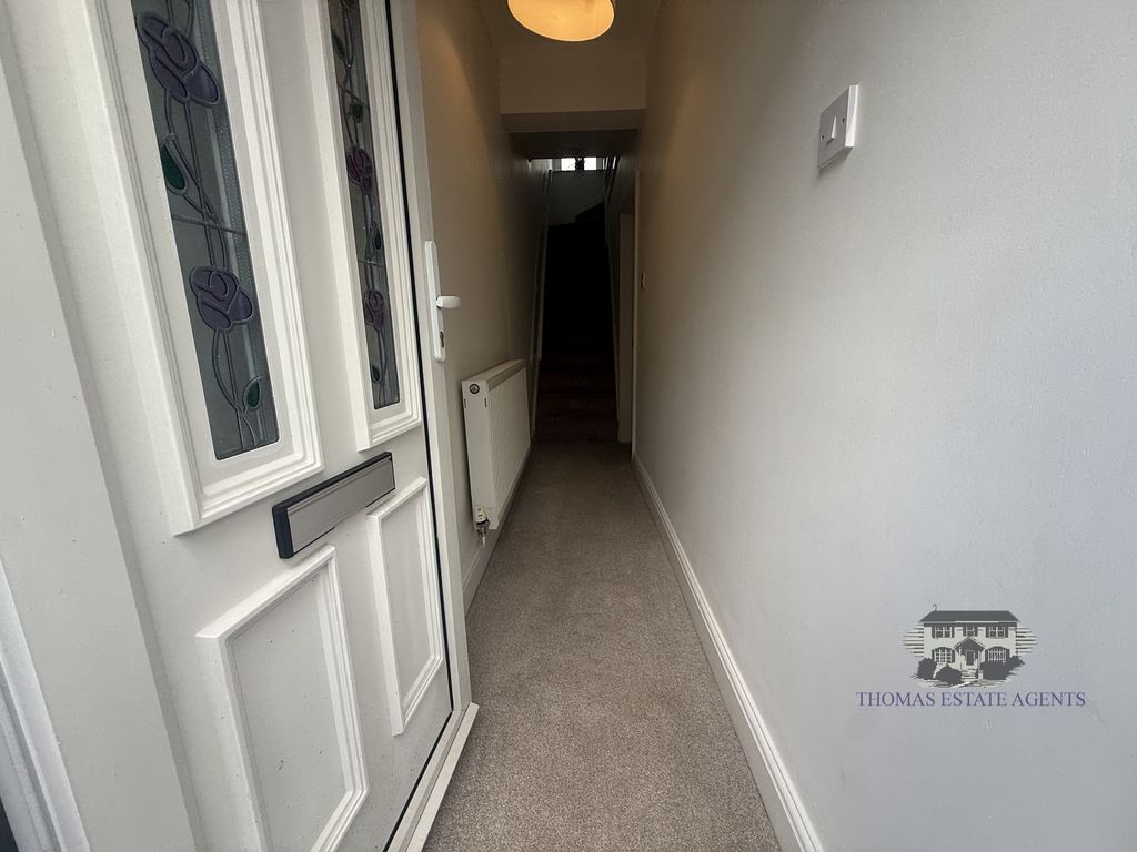 Property photo 2 of 14 Entrance Passage