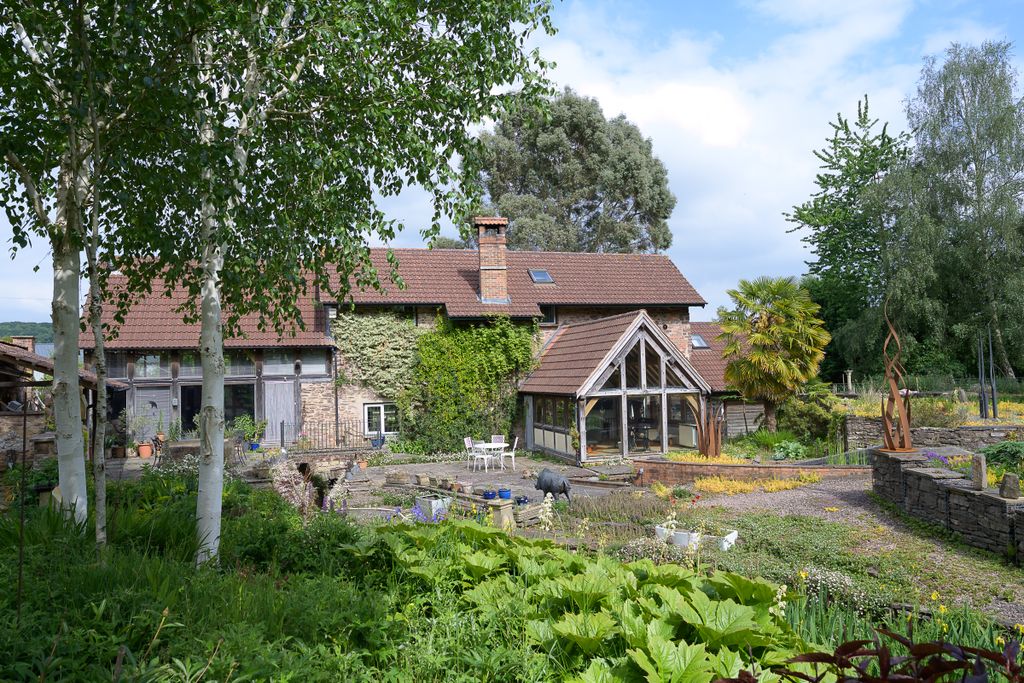 Property photo 1 of 33 Old Sawmills-75