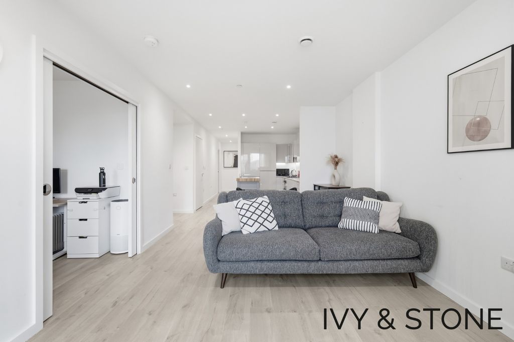 Property photo 3 of 34 4822122