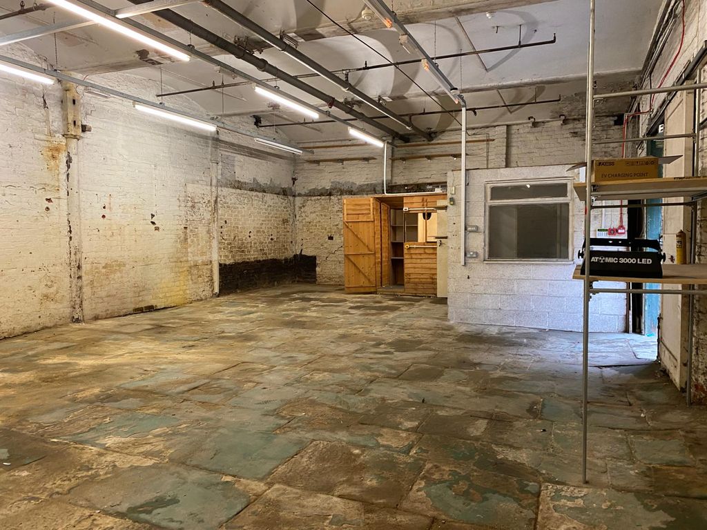 Property photo 3 of 4