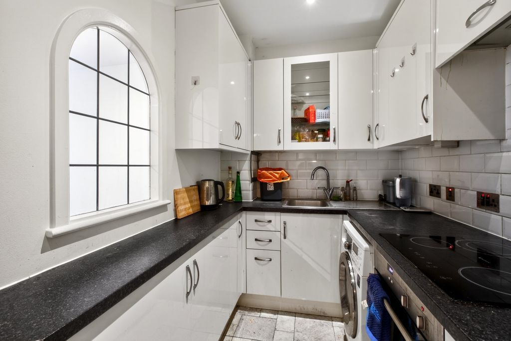Property photo 3 of 13 Kitchen