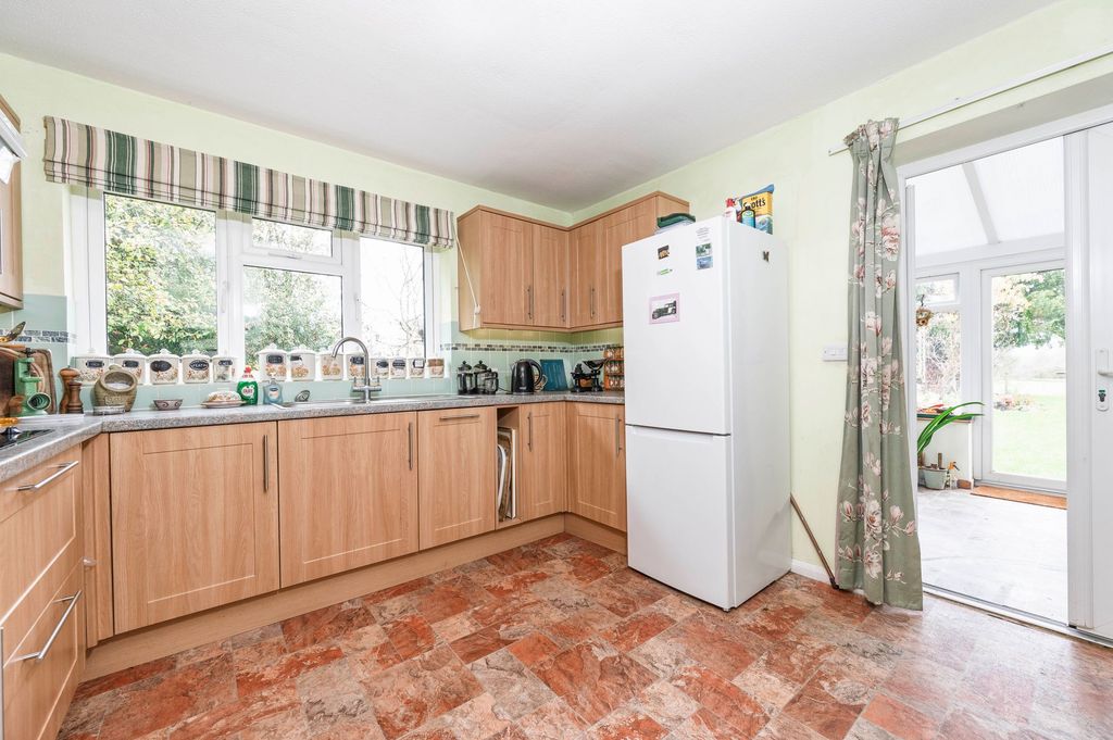 Property photo 3 of 22 Kitchen