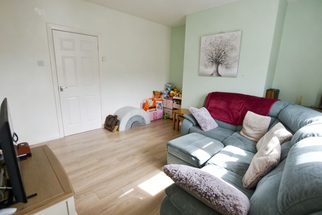 Property photo 3 of 18