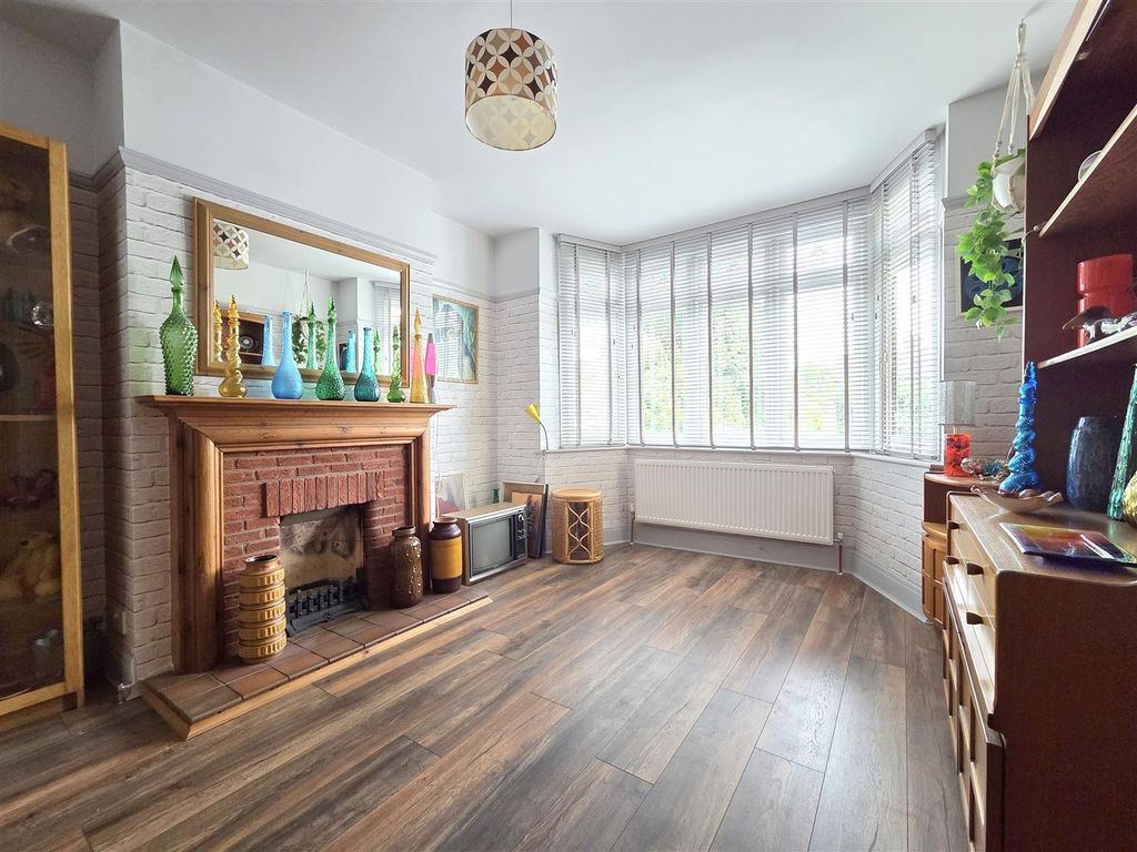 Property photo 2 of 15 Dining Room