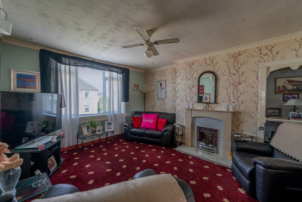 Property photo 2 of 31 Gallery