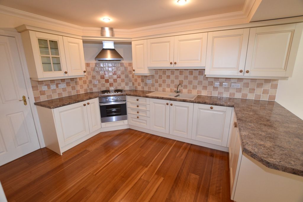 Property photo 2 of 22