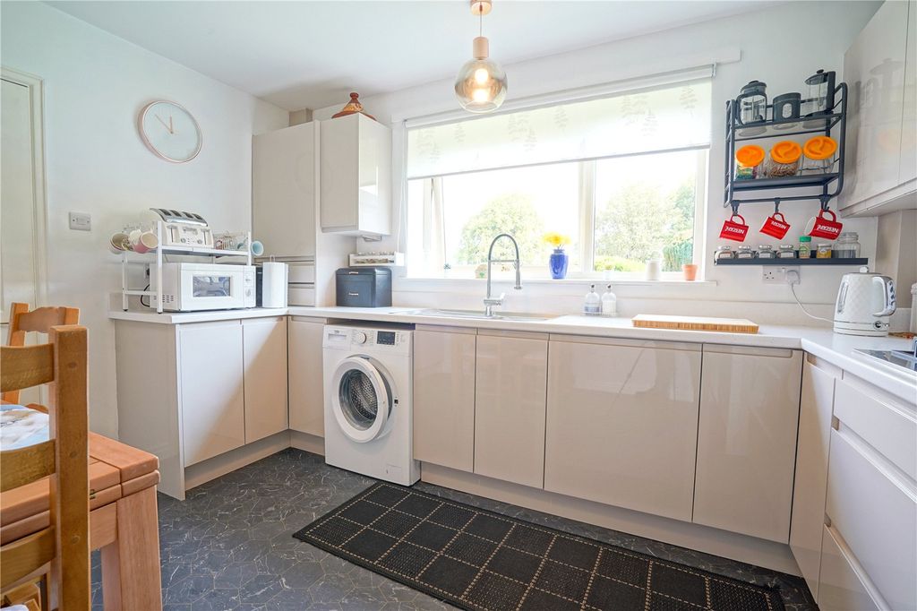 Property photo 3 of 11 Picture No. 10