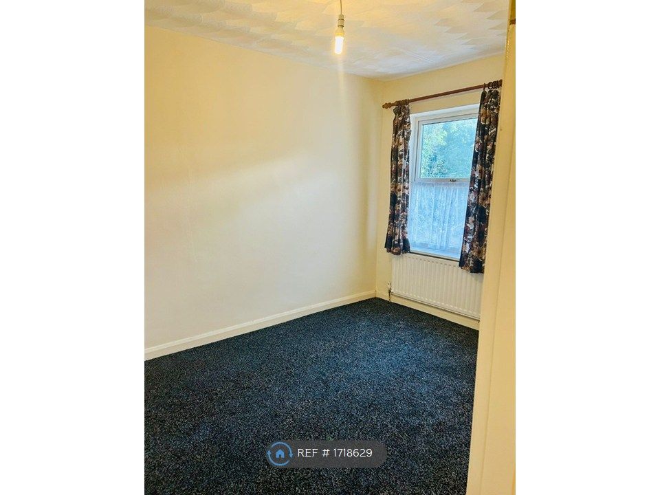 Property photo 2 of 11 Bedroom  2
