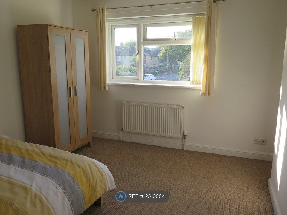 Property photo 1 of 10 Room 6