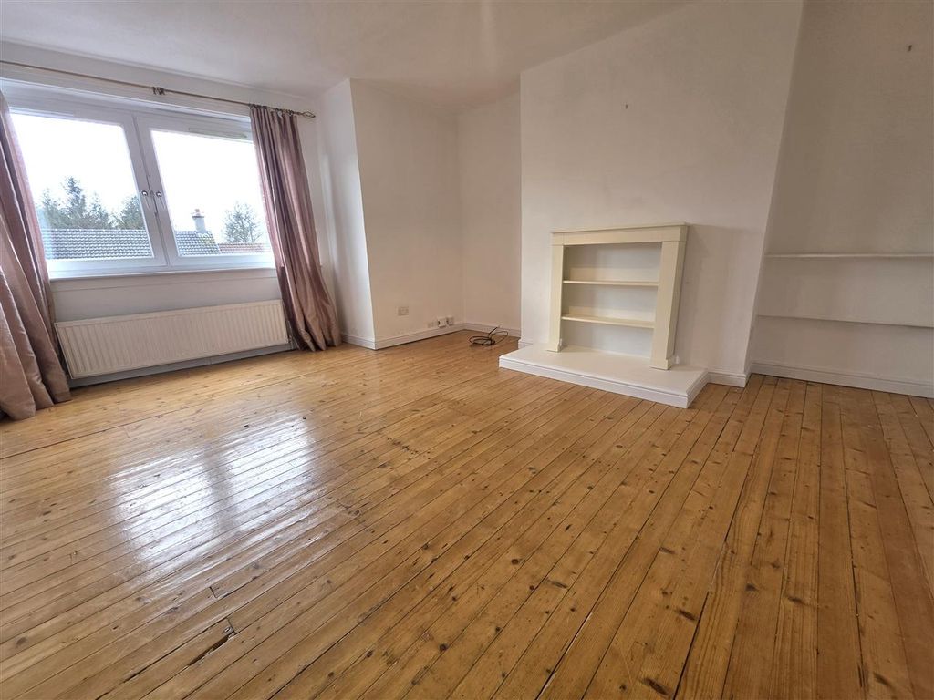 Property photo 2 of 12 Lounge