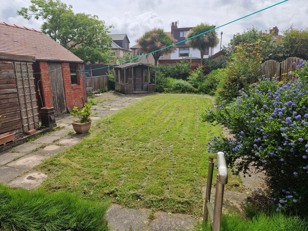 Property photo 2 of 9 1000137857