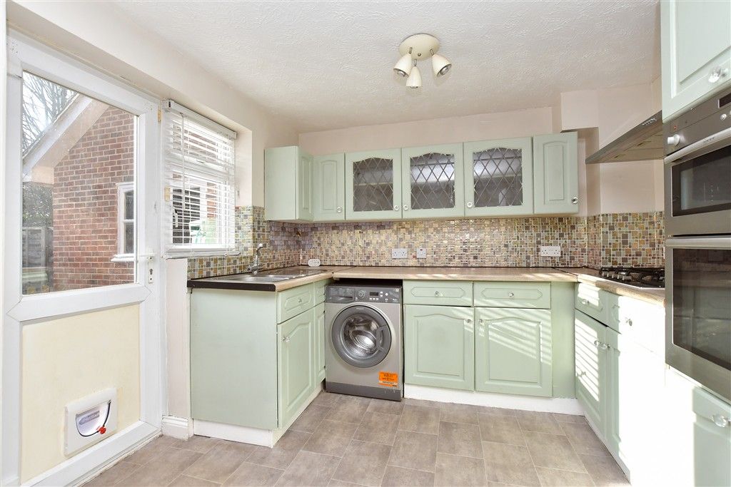 Property photo 2 of 9 Kitchen/ Dining Area