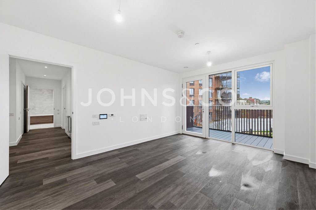 Property photo 3 of 8