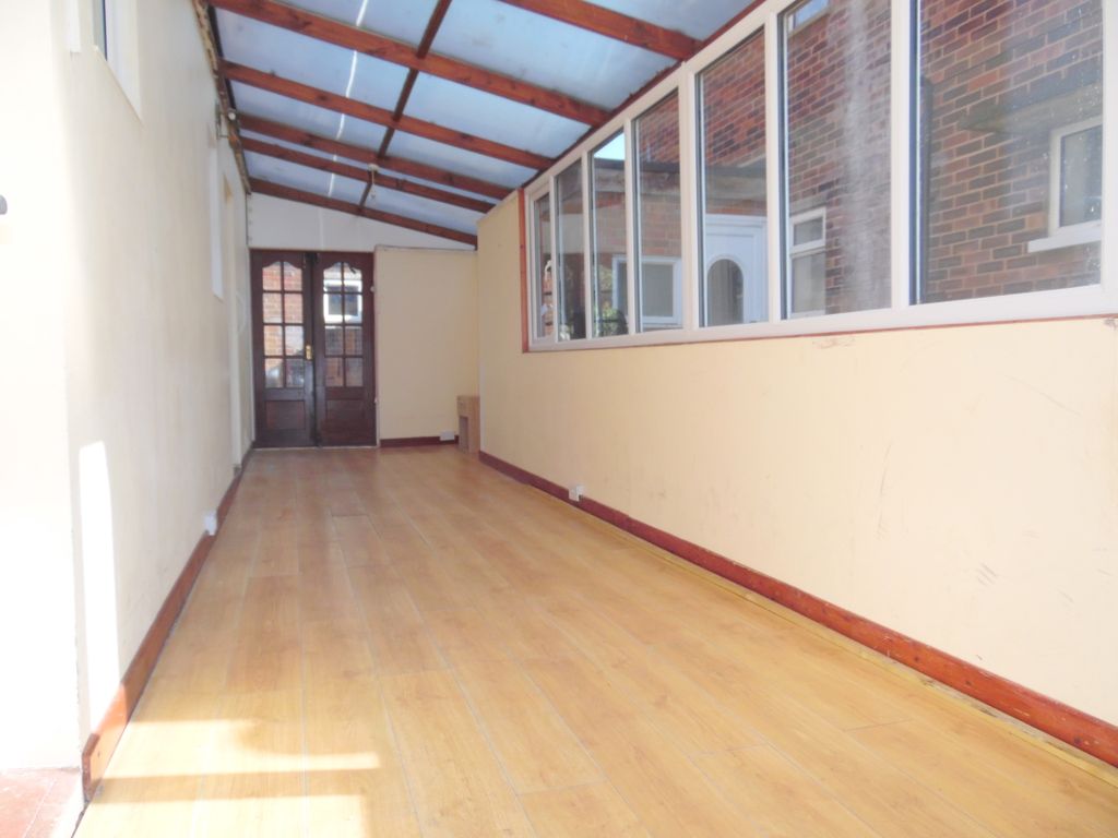 Property photo 3 of 29 Conservatory