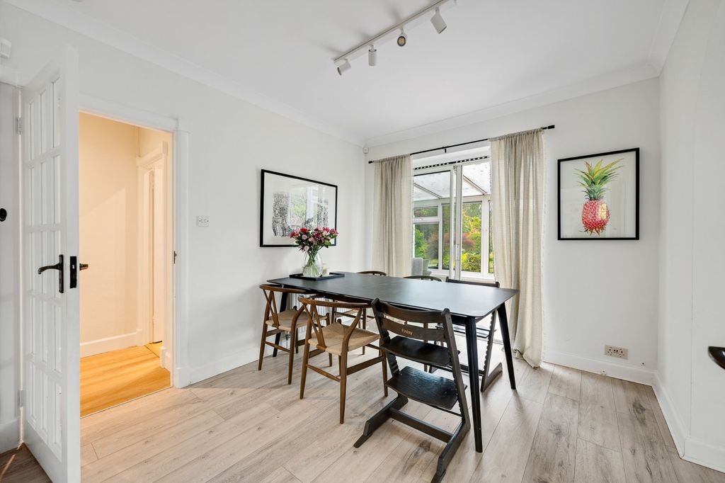 Property photo 3 of 11 Dining Room