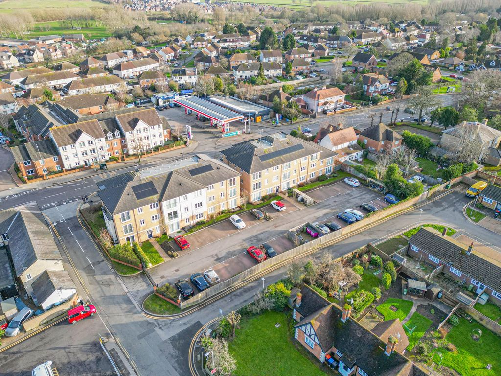 Property photo 3 of 17 Parking Aerial