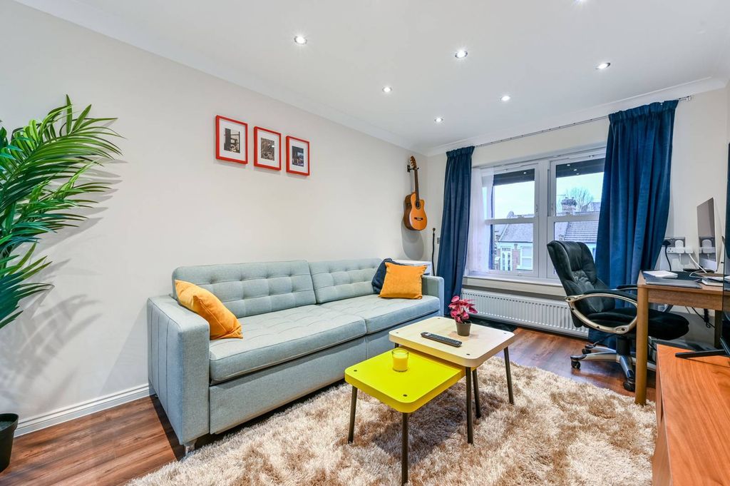 Property photo 2 of 11