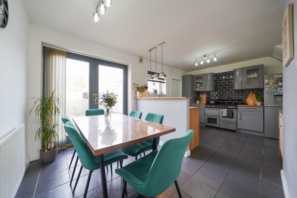 Property photo 3 of 23 Dsc09328