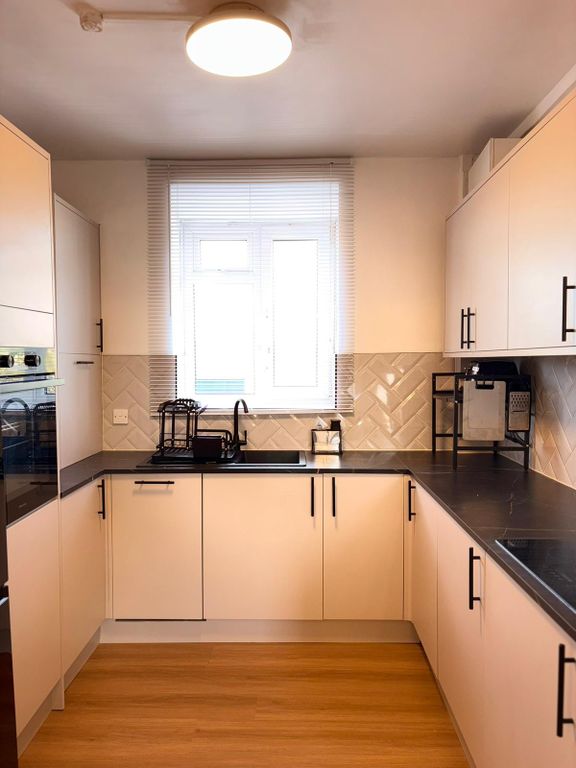 Property photo 3 of 18 Gallery