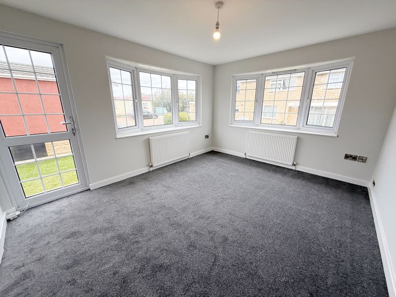 Property photo 2 of 7 Lounge