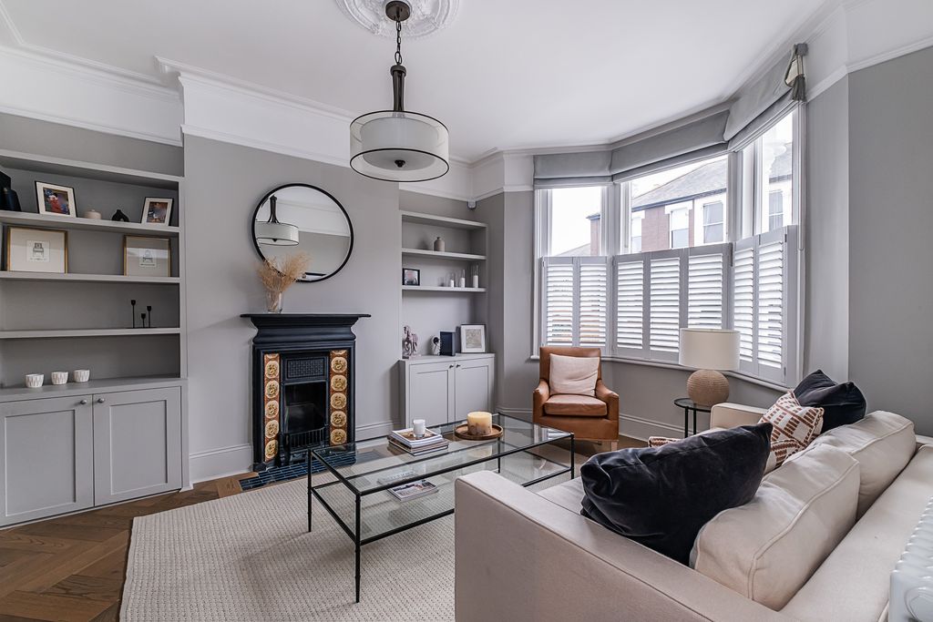 Property photo 3 of 19