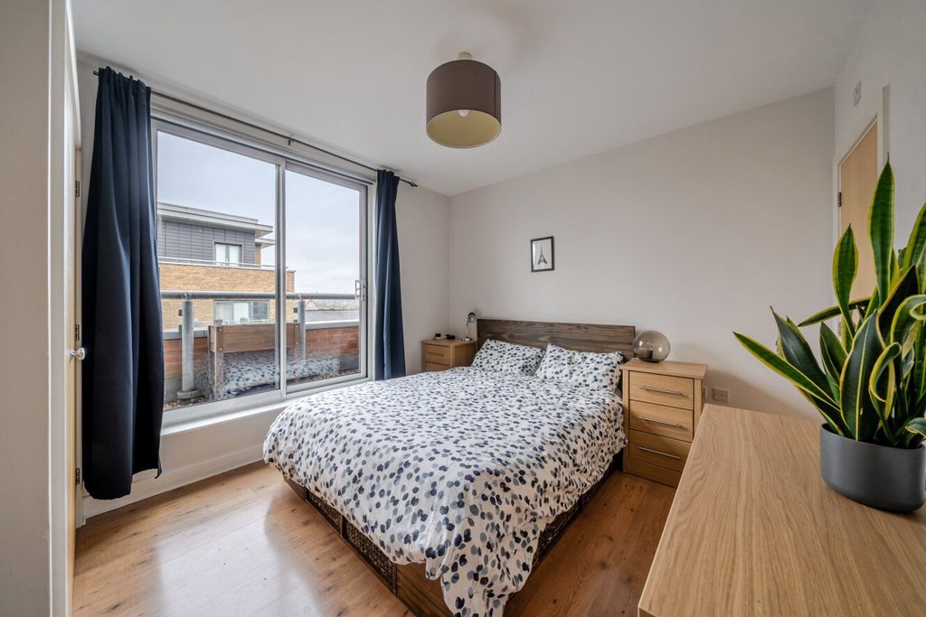 Property photo 3 of 17 Picture No. 10