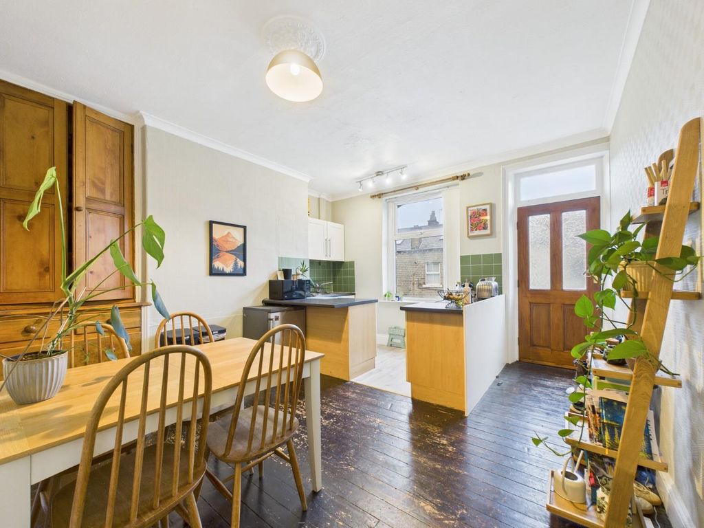 Property photo 3 of 13 Kitchen