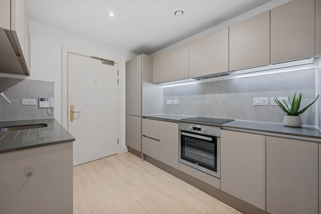 Property photo 1 of 8 12A Linacre Kitchen