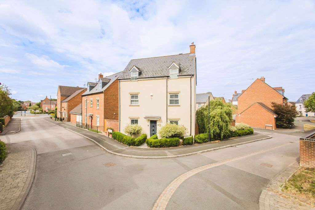Property photo 1 of 29 4360981