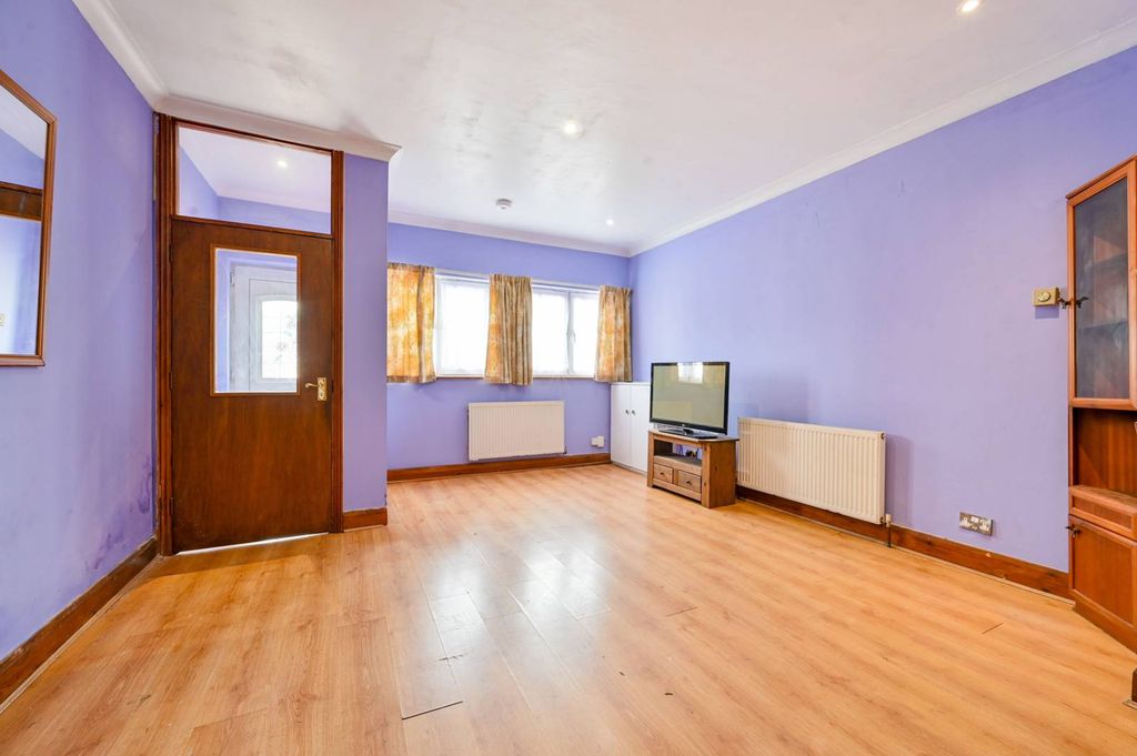Property photo 1 of 17