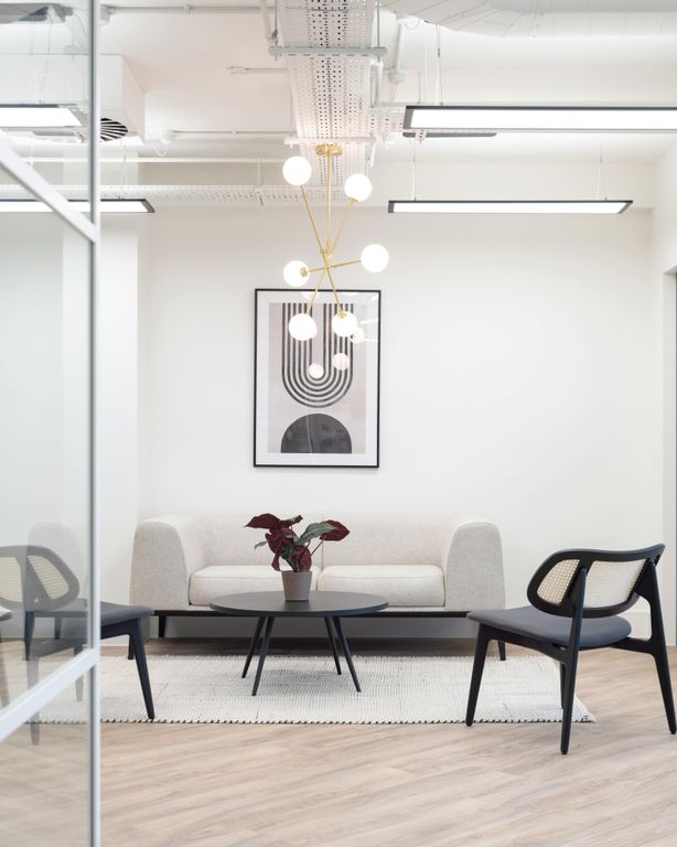 Property photo 2 of 16 Waiting Area