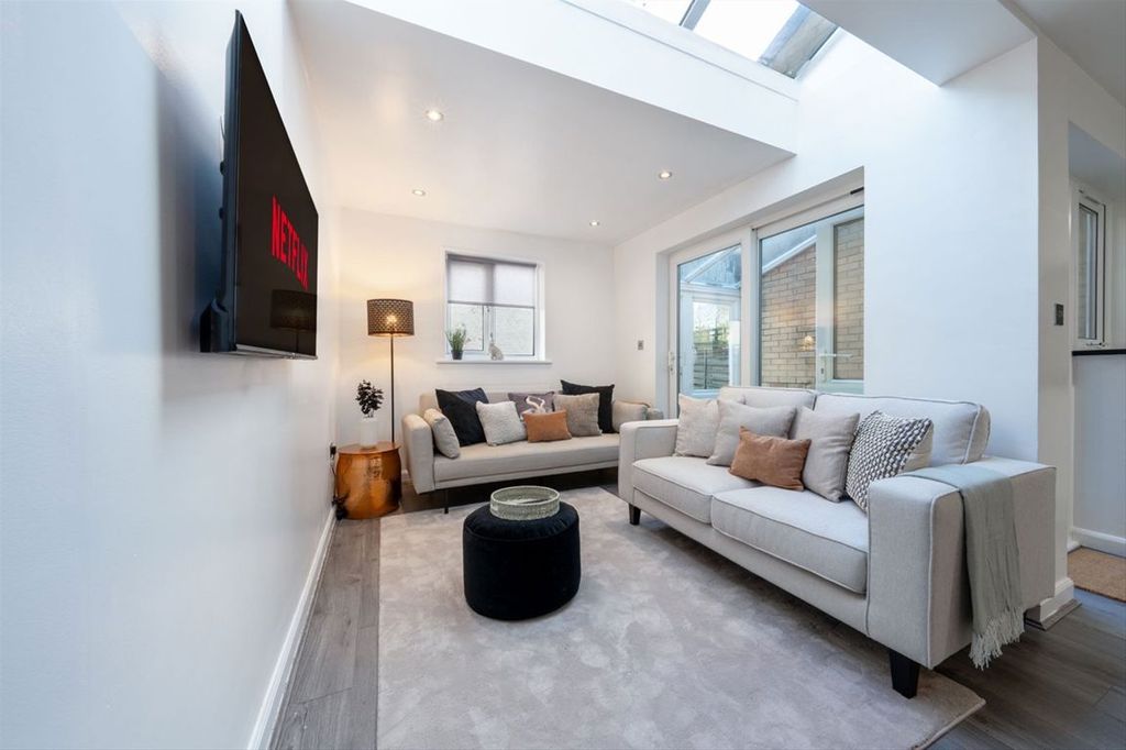 Property photo 3 of 7