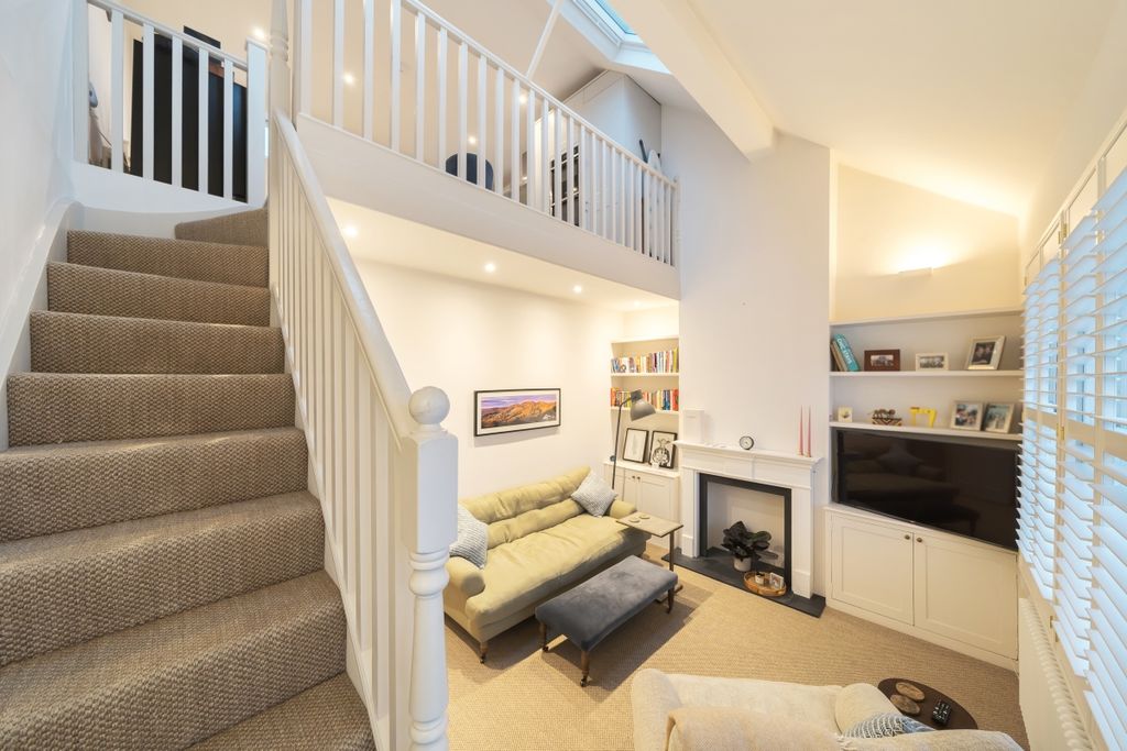 Property photo 3 of 10 944121 (4)