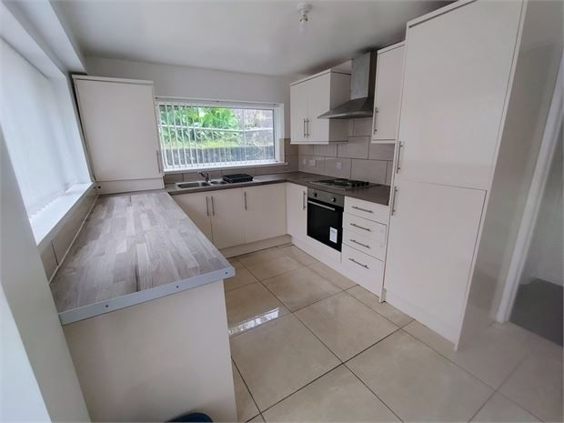 Property photo 2 of 11 Kitchen