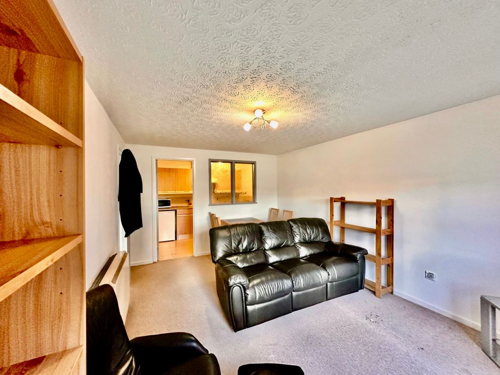 Property photo 2 of 6