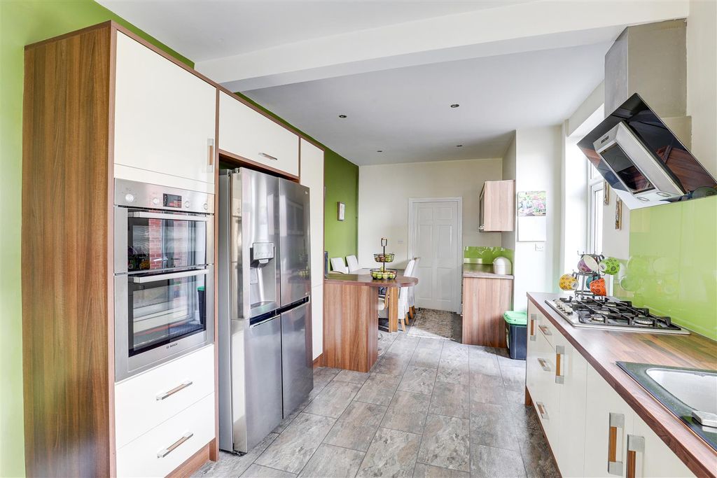 Property photo 3 of 24 5782.Jpg