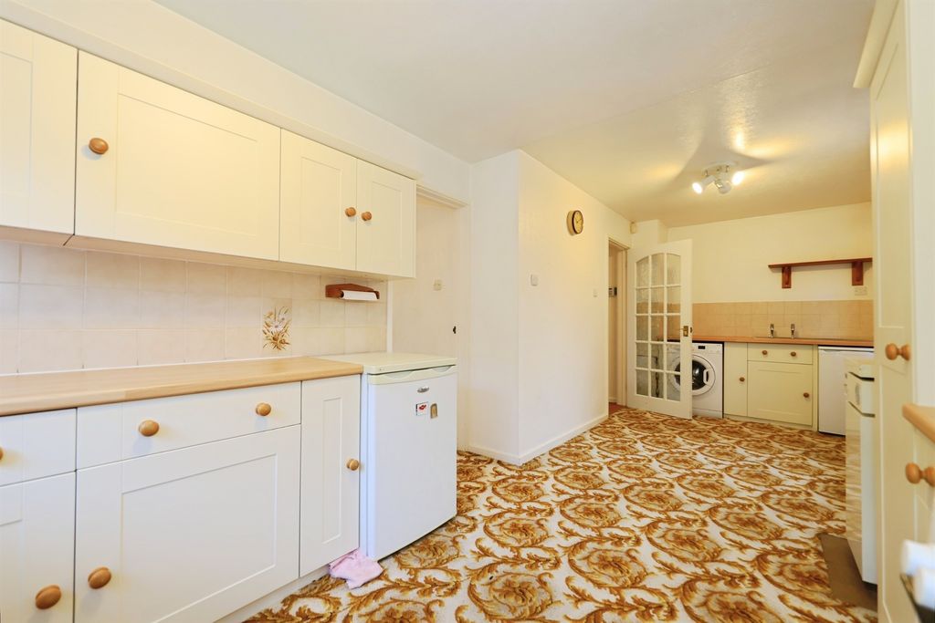 Property photo 2 of 16