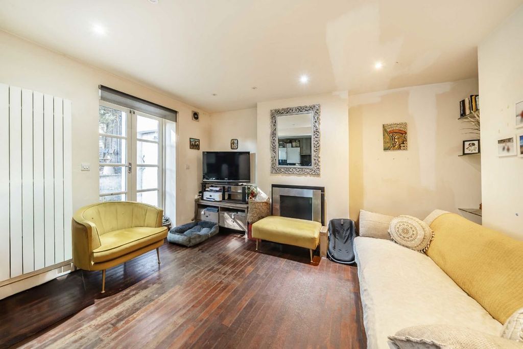Property photo 2 of 4