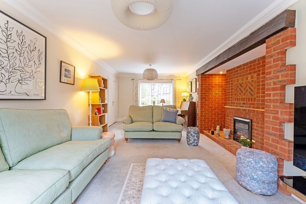 Property photo 2 of 30