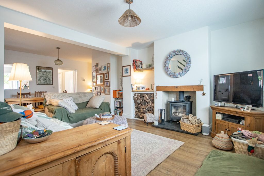 Property photo 3 of 29 5390327
