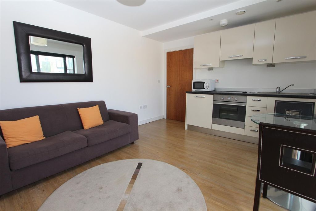 Property photo 3 of 8 Lr3.Jpg