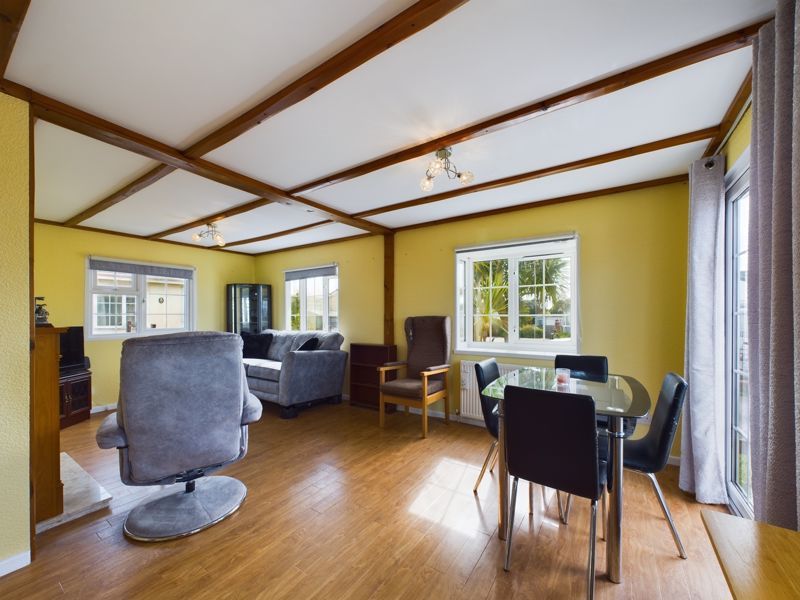 Property photo 3 of 9 Lounge/Diner