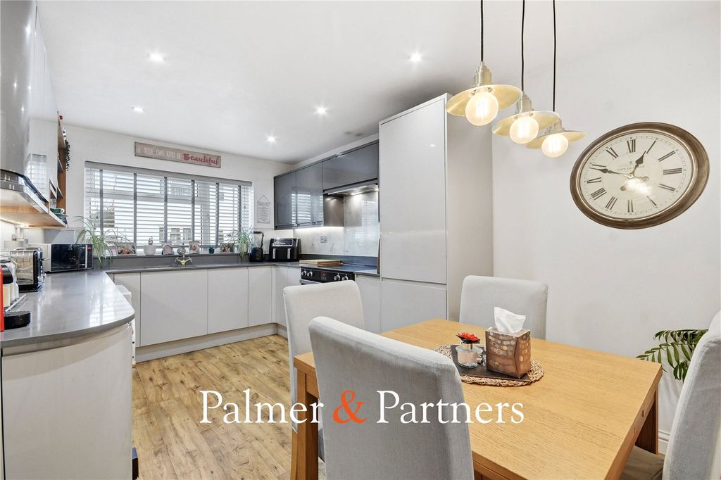 Property photo 1 of 23 Picture No. 10