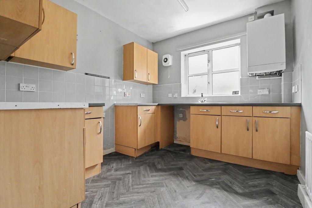 Property photo 3 of 12 6 Keswick Drive, Spennymoor, County Durham, DL16 6Eq
